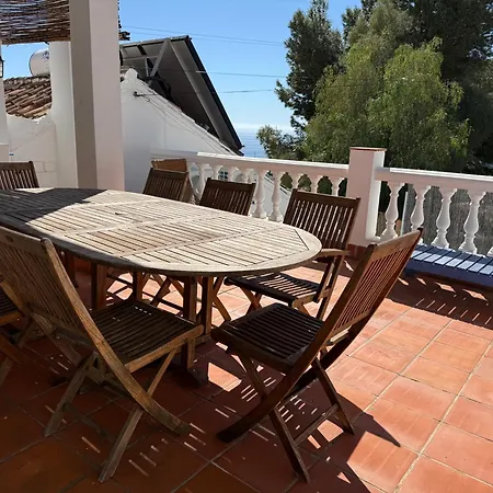 Chimenea Parking Y Piscina Chilches *